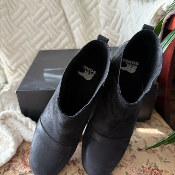 Sorel Women's Elegant Black Ankle Booties - Picture 4 of 4